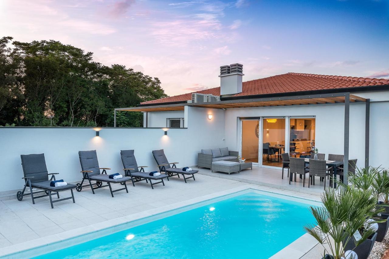 Villa Relax Home Sun ウマグ エクステリア 写真